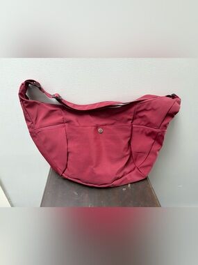 NWT Calla red sling bag